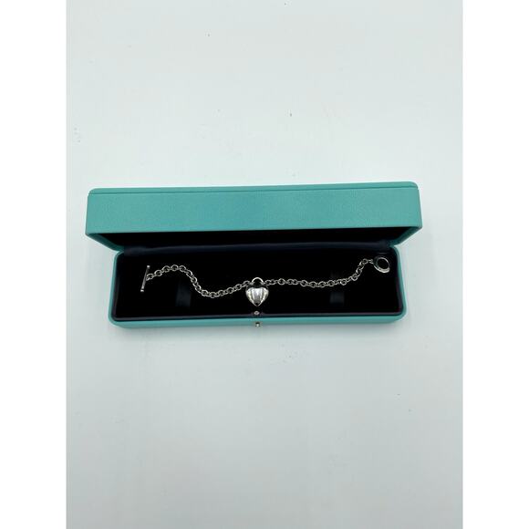 Tiffany and Co. Full Heart Toggle Bracelet in Sterling Silver - Picture 2 of 9